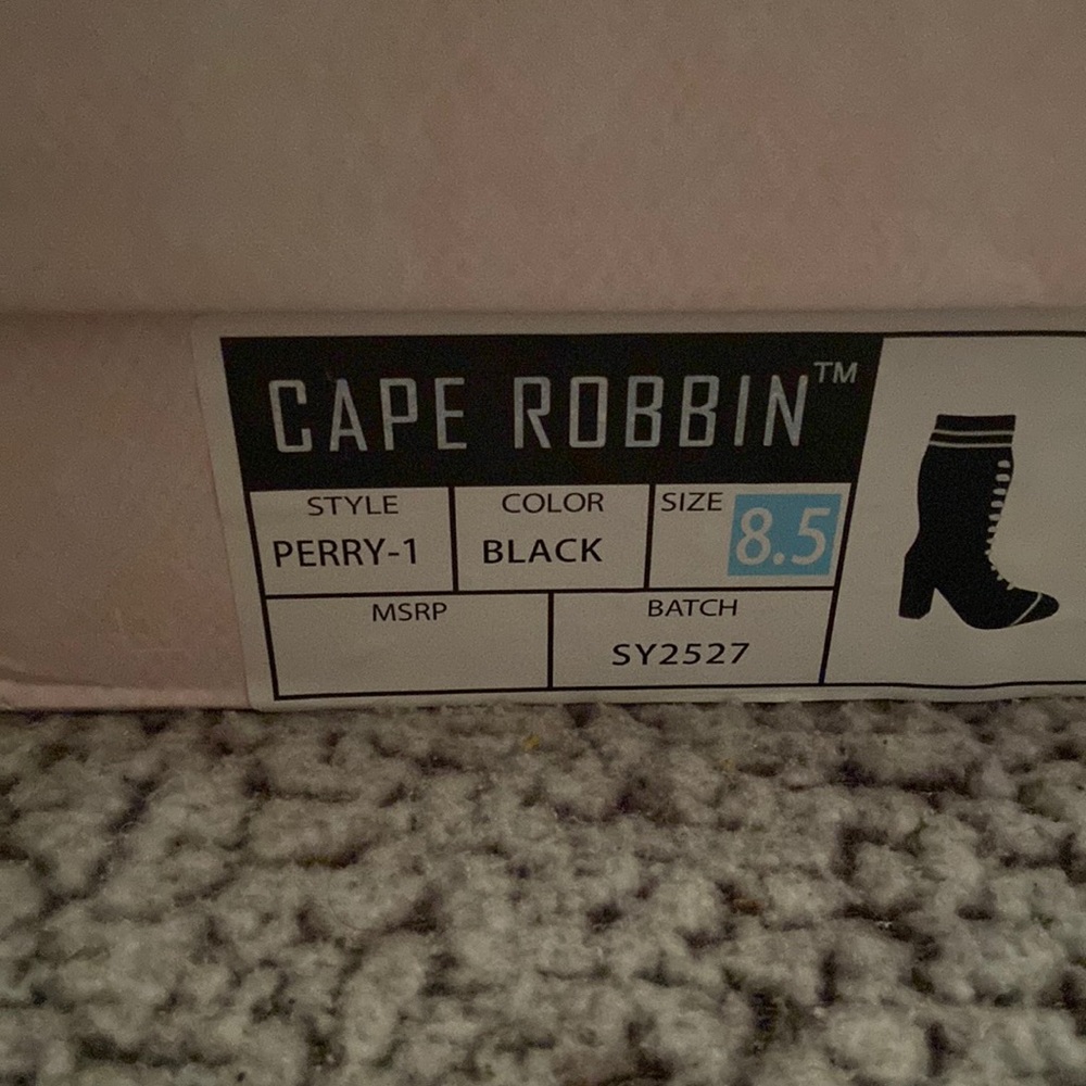 These are cute Cape Robbin heel boots. They haven’t been worn. Women’s size 8.5